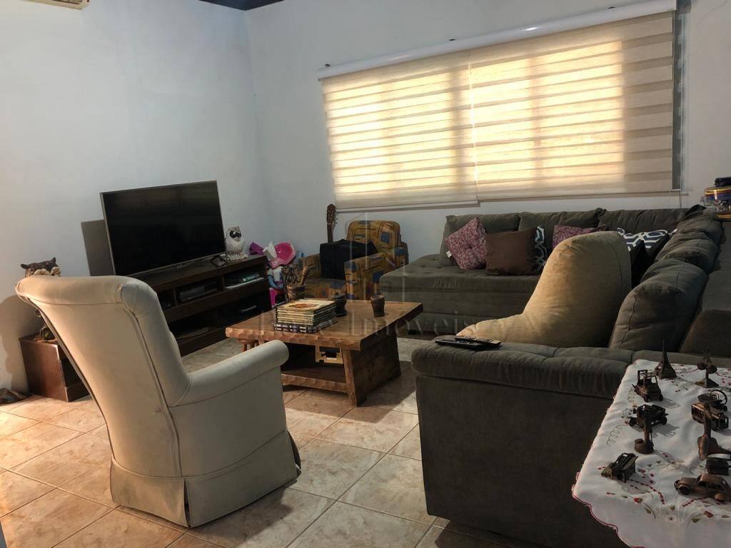 Casa, 3 quartos, 325 m² - Foto 1