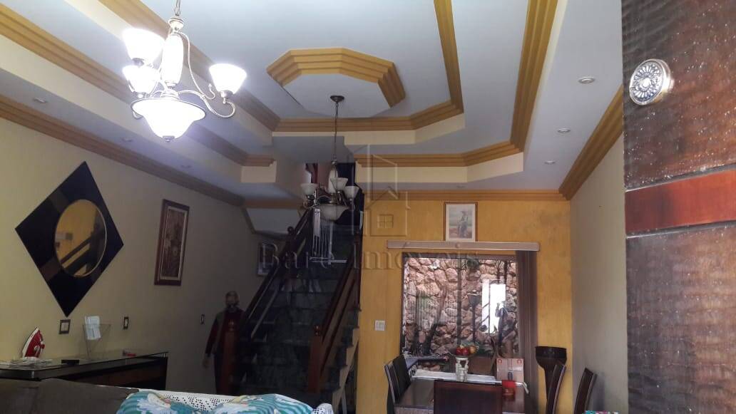 Sobrado, 3 quartos, 280 m² - Foto 1