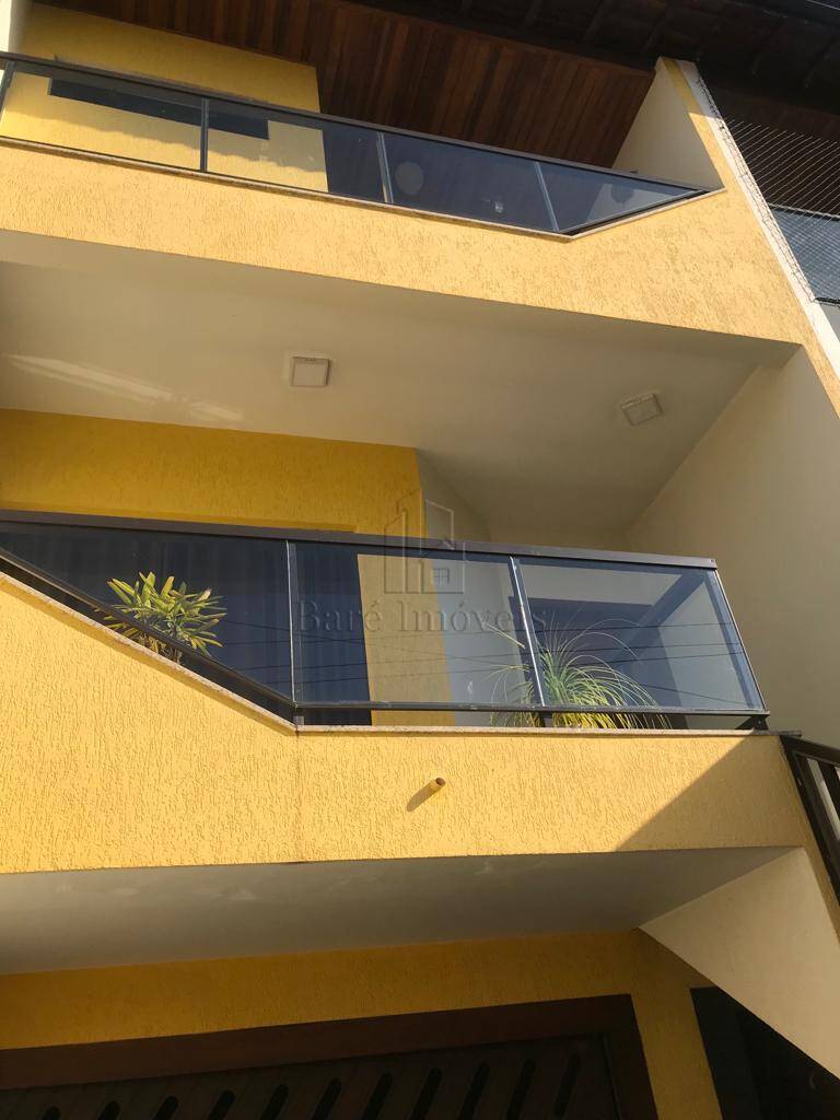 Sobrado, 3 quartos, 200 m² - Foto 1