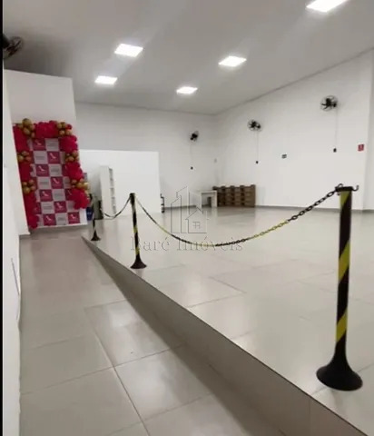 Loja-Salão, 200 m² - Foto 1