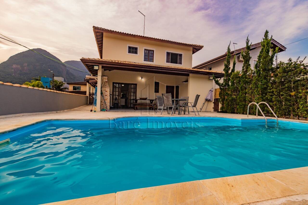 Casa, 5 quartos, 331 m² - Foto 1