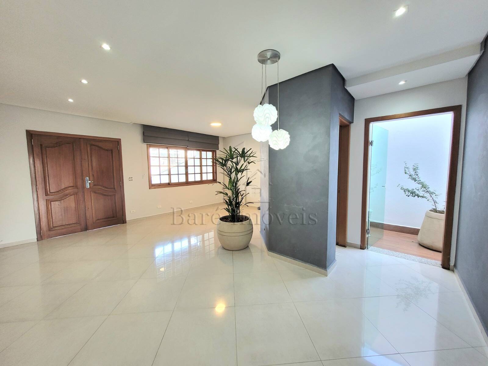 Sobrado, 3 quartos, 235 m² - Foto 1