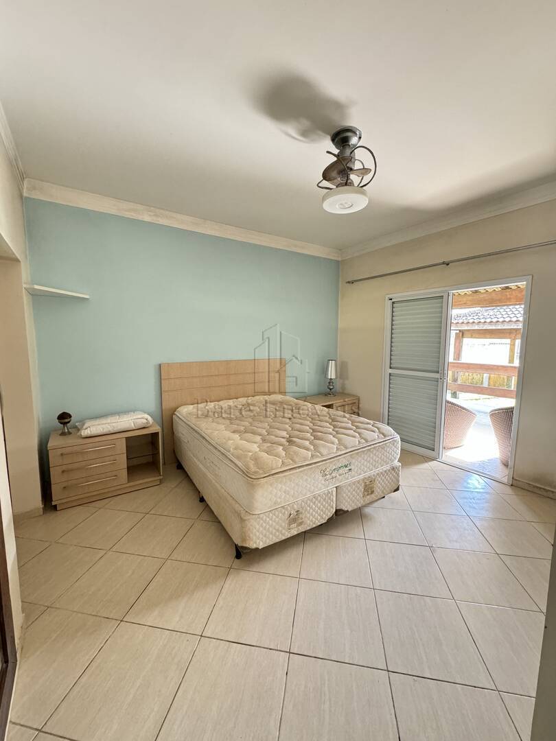 Chácara à venda com 3 quartos, 2400m² - Foto 13