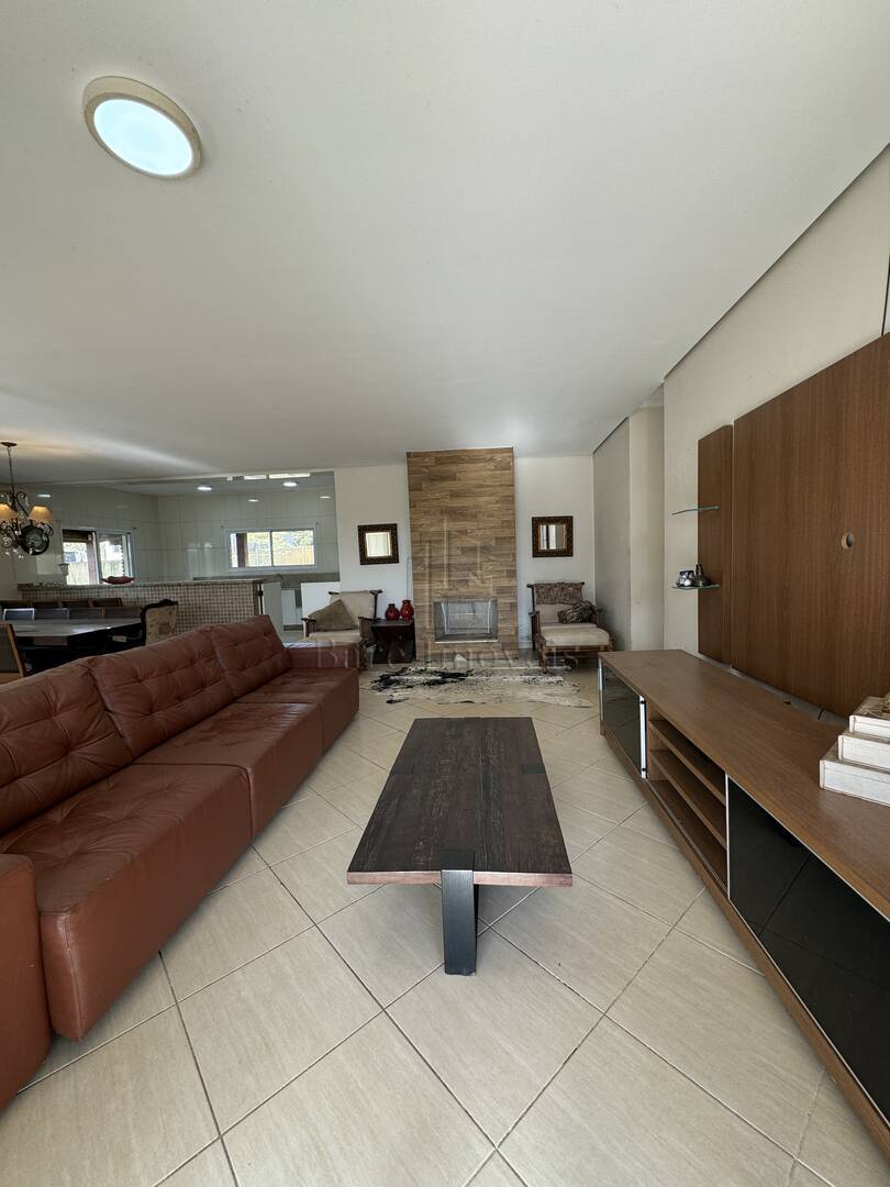 Chácara à venda com 3 quartos, 2400m² - Foto 15