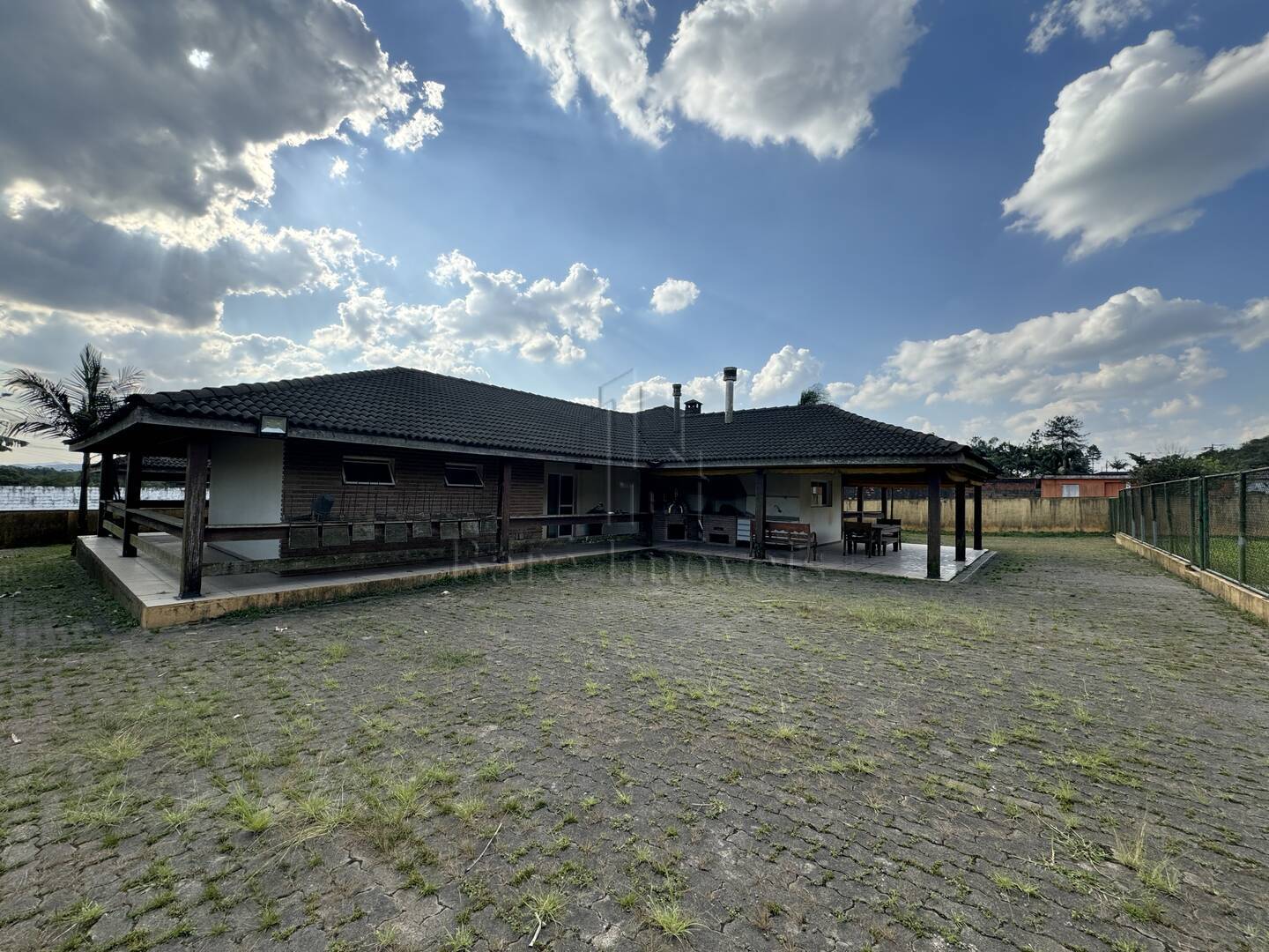 Chácara à venda com 3 quartos, 2400m² - Foto 29