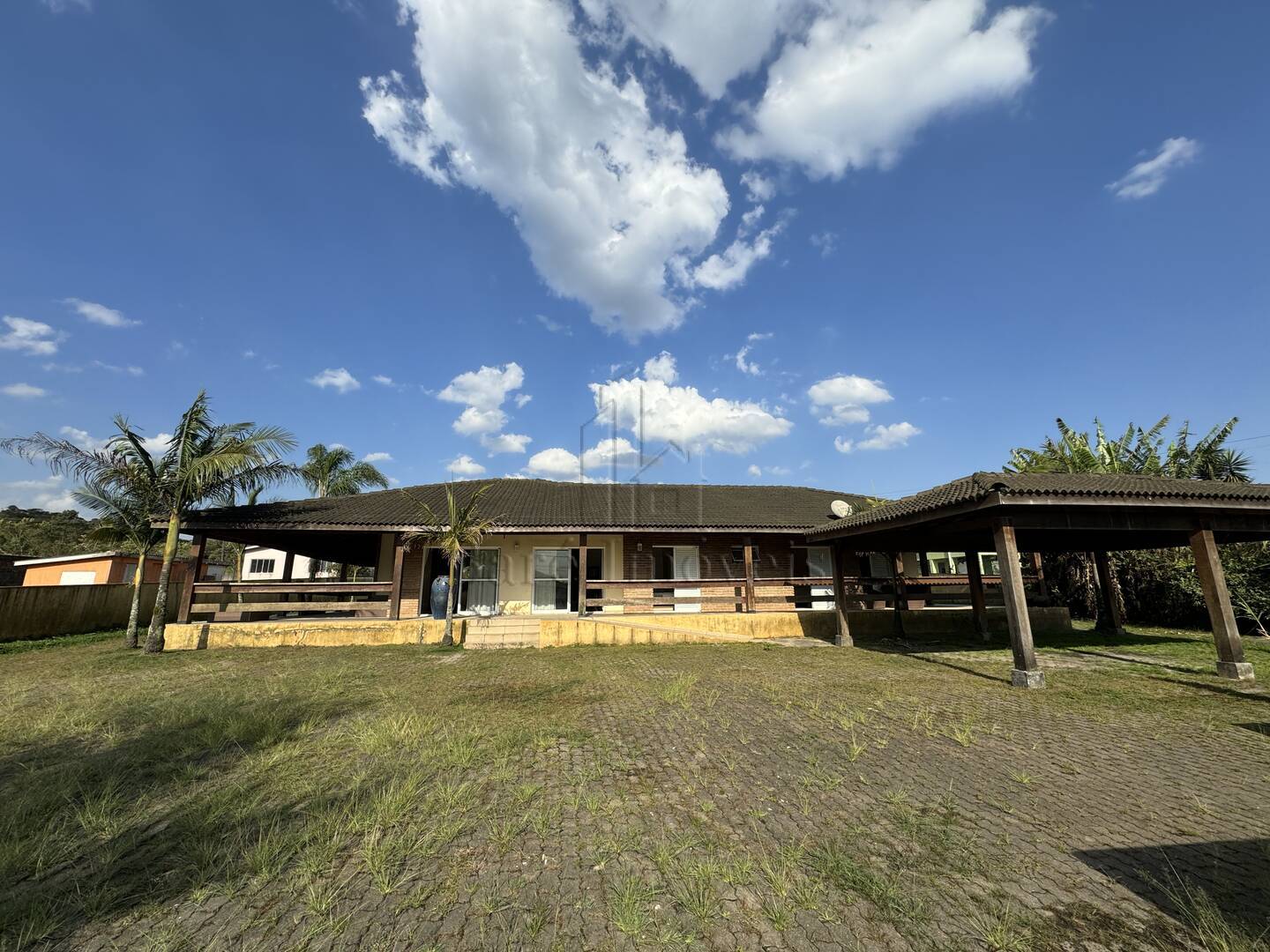 Chácara à venda com 3 quartos, 2400m² - Foto 32