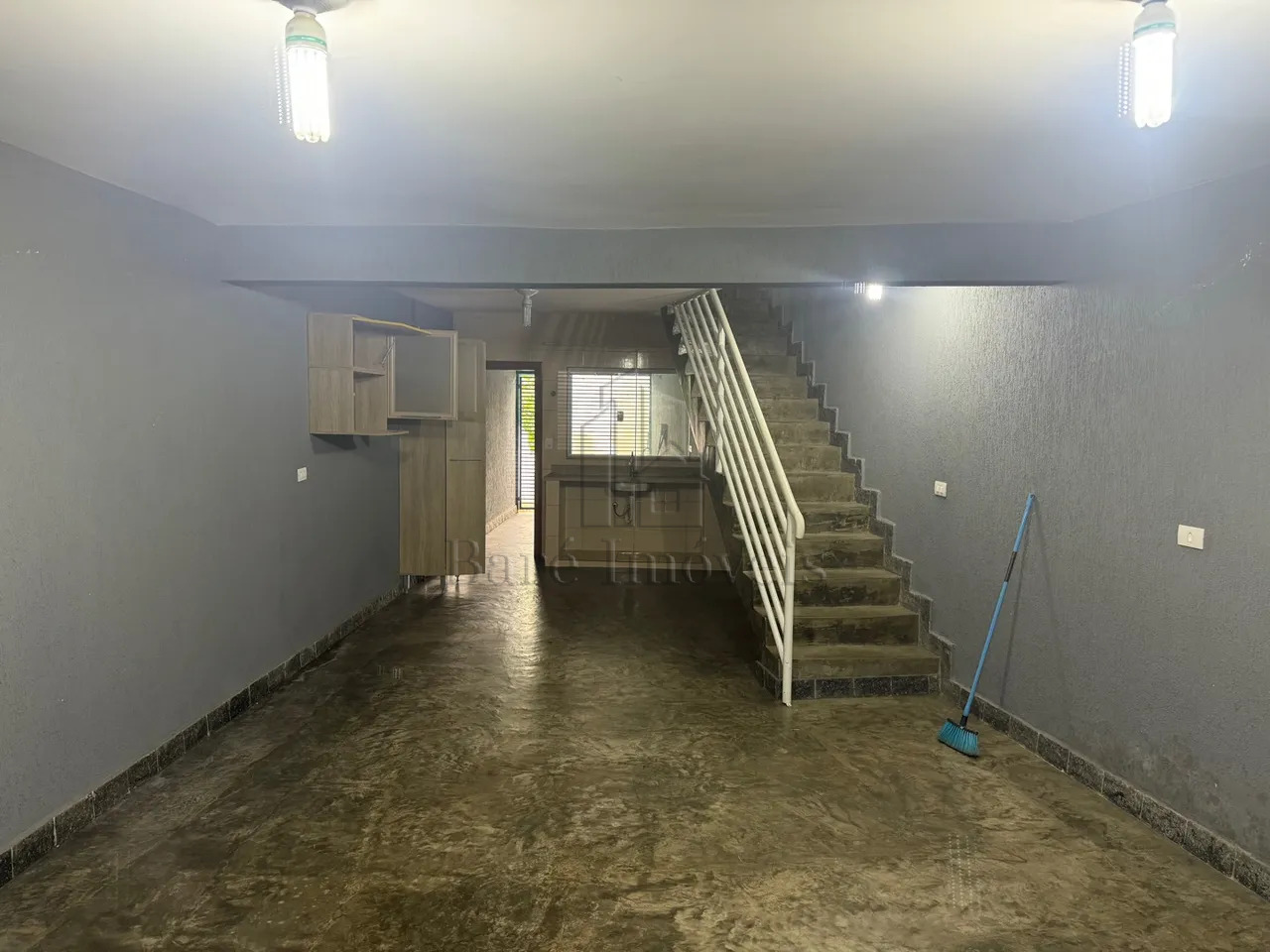 Depósito-Galpão, 240 m² - Foto 1