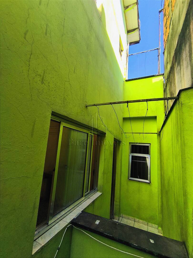 Sobrado à venda com 8 quartos, 243m² - Foto 32