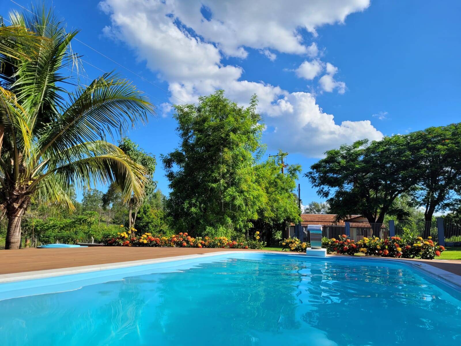 Chácara à venda com 4 quartos, 260m² - Foto 2