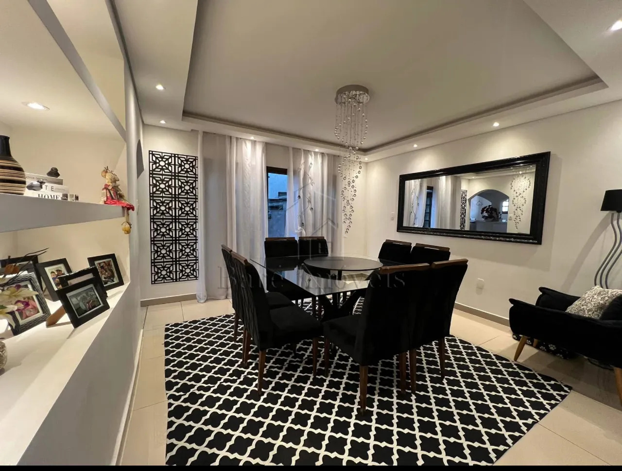 Sobrado, 3 quartos, 217 m² - Foto 1