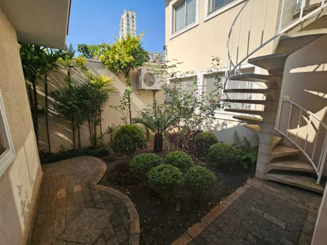 Prédio Inteiro à venda, 210m² - Foto 1
