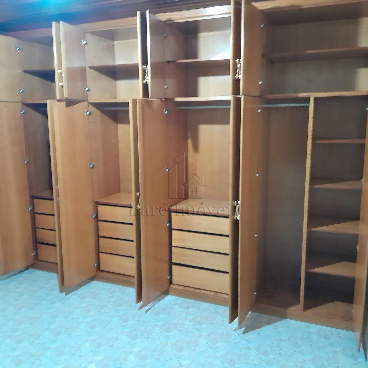 Casa para alugar com 3 quartos, 130m² - Foto 2