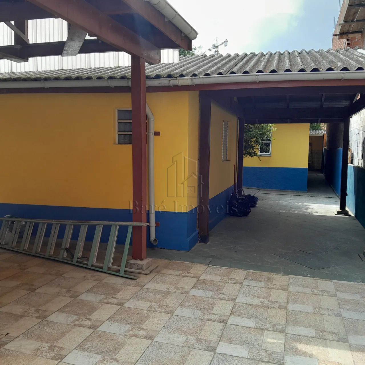 Casa para alugar com 3 quartos, 130m² - Foto 1