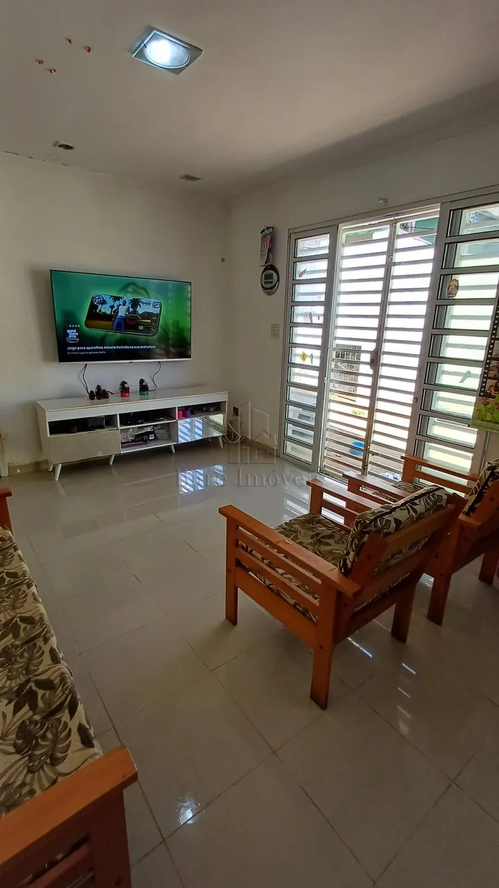 Casa à venda com 1 quarto, 240m² - Foto 2