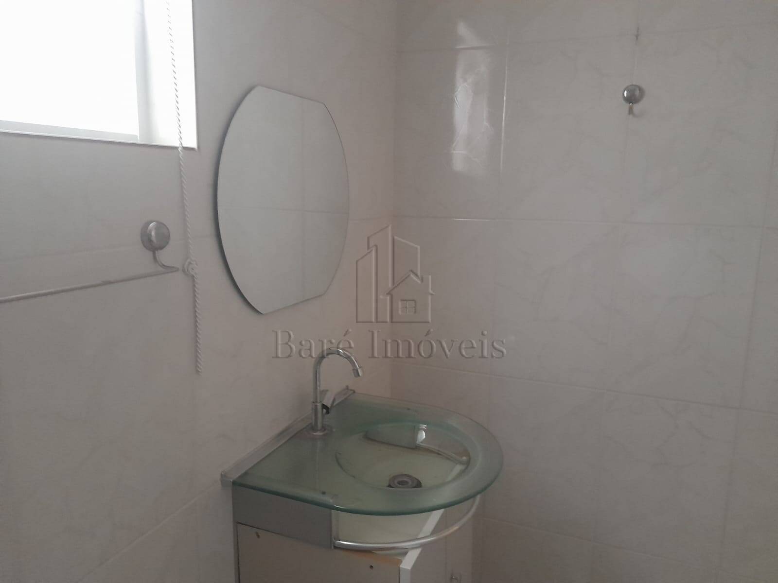 Casa para alugar com 2 quartos, 80m² - Foto 8