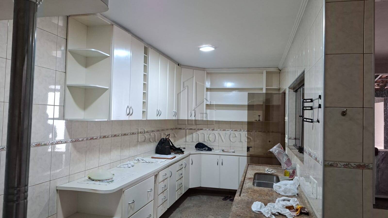 Sobrado para alugar com 3 quartos, 250m² - Foto 2