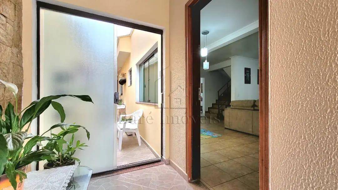 Sobrado à venda com 3 quartos, 245m² - Foto 2