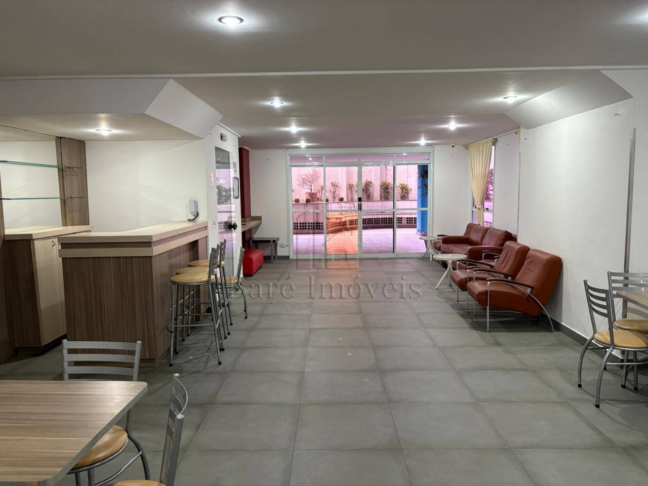 Apartamento à venda com 2 quartos, 60m² - Foto 2