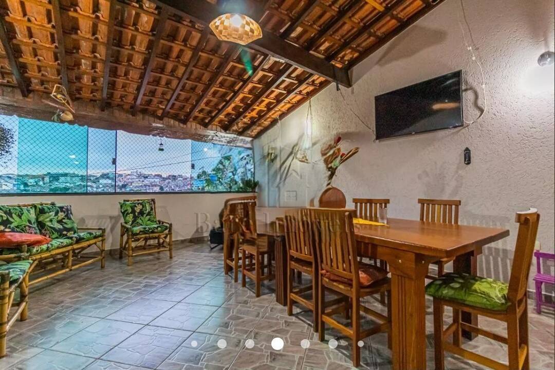 Sobrado, 3 quartos, 200 m² - Foto 1