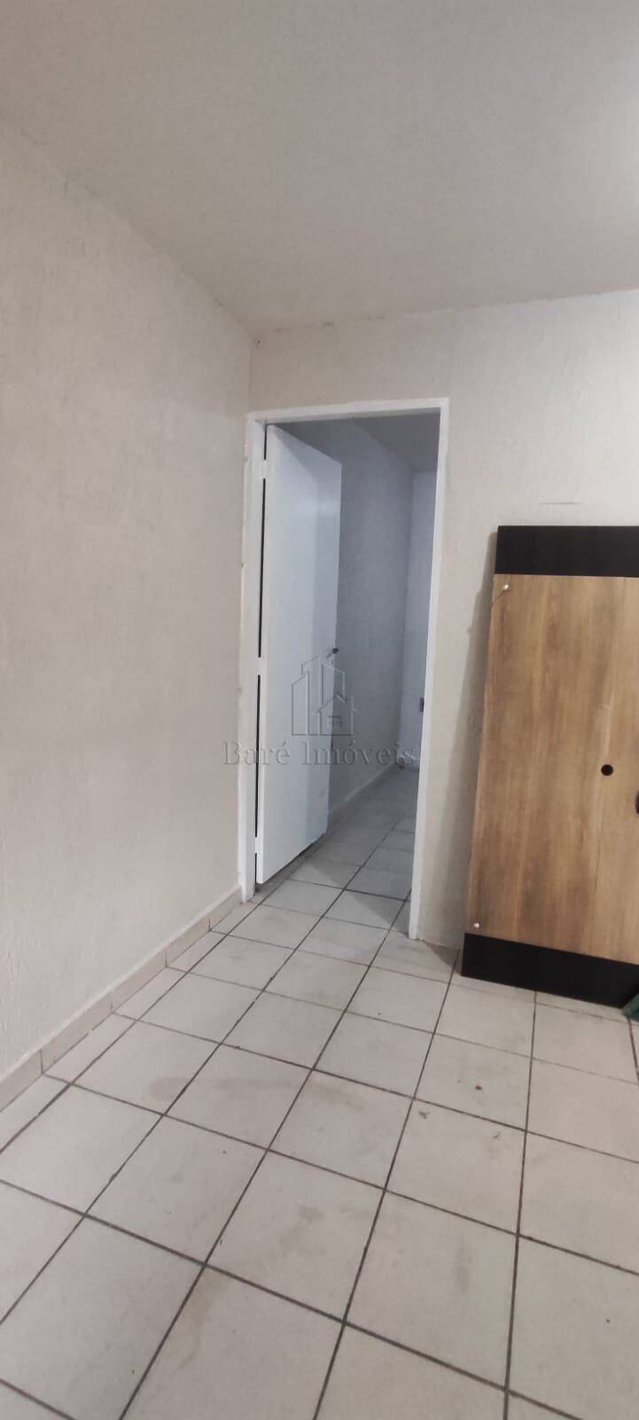 Casa para alugar com 1 quarto, 65m² - Foto 4